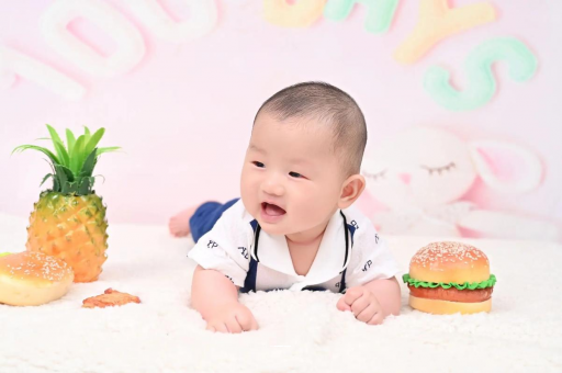 辽宁宝宝在妈妈肚子里